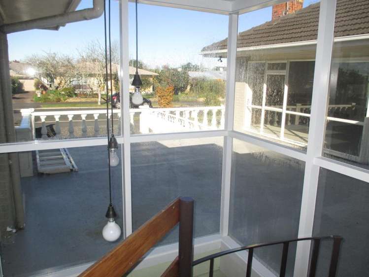 13 Scott Avenue Hamilton East_11