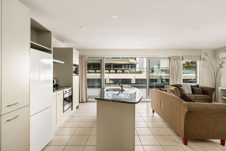 3F/4 Marine Parade Mt Maunganui_7