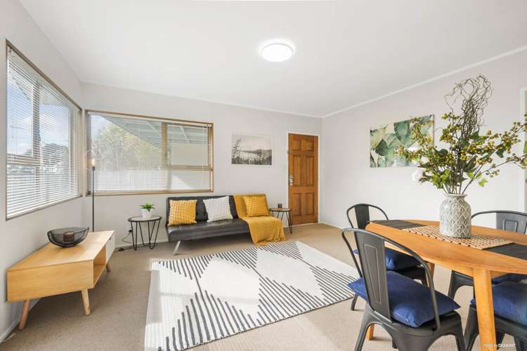 2/2 Colin Wild Place Glenfield_8