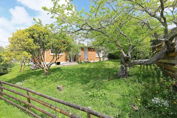 27a Brandon Road Glen Eden_6