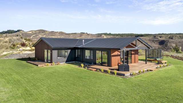 Modern Living, Remarkable Views