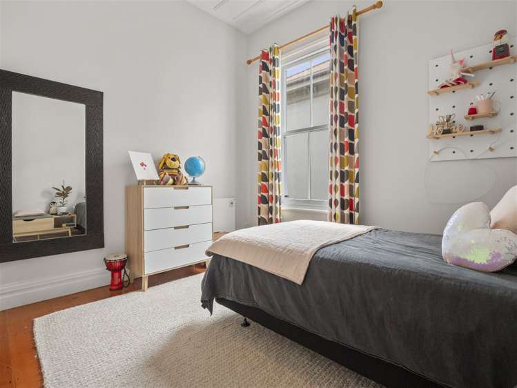 8 Shoal Bay Road Devonport_11