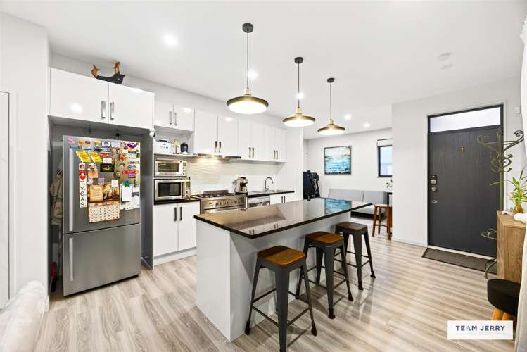 15 Te Aparangi Road_5