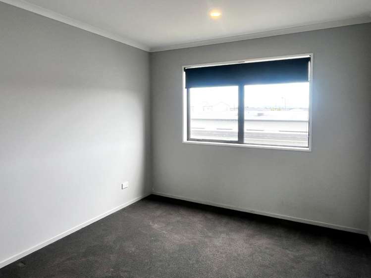 42 Tippet Crescent Wigram_11