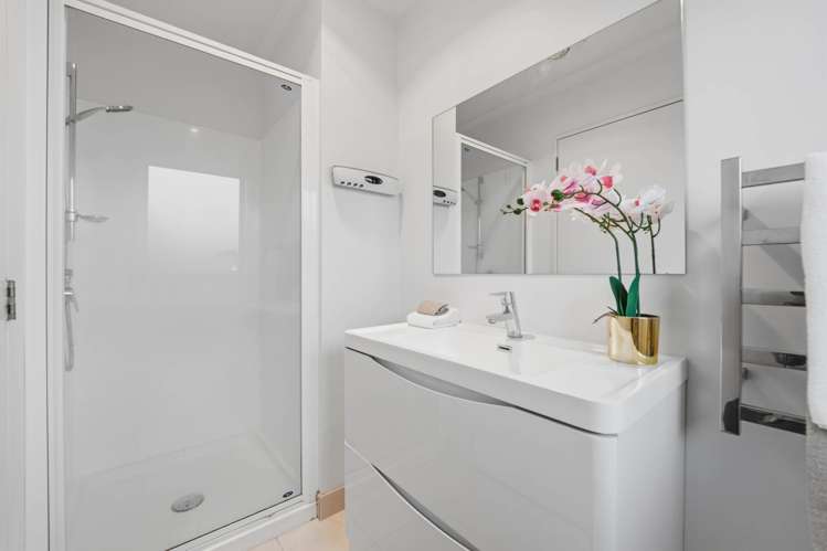 18 Sambrooke Crescent Flat Bush_17