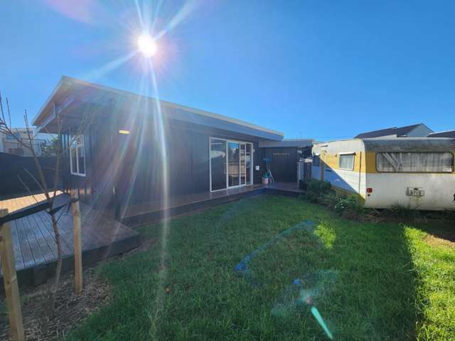 Semi-Furnished Beachside Retreat – 3 Bedroom Home with Utilities Included