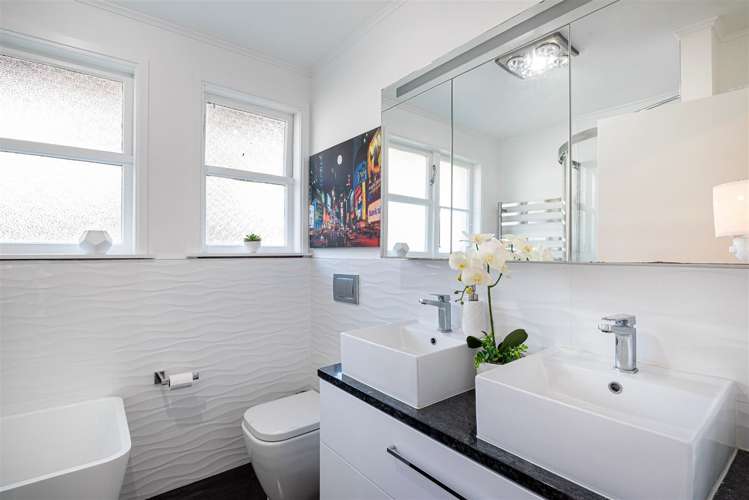 83 Onewa Road Northcote_10