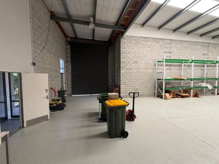 Unit B, 24 Tarndale Grove Albany_8