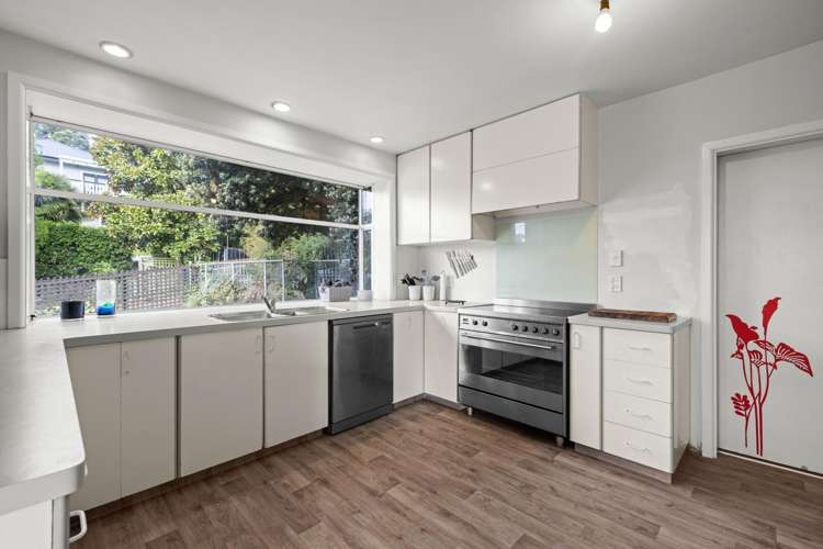 14 Huntsbury Avenue Huntsbury_13