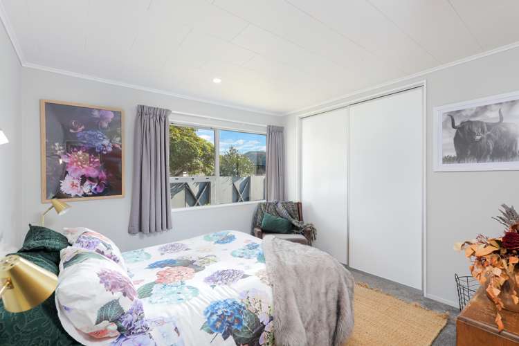 2 Lord Auckland Road Wakefield_5