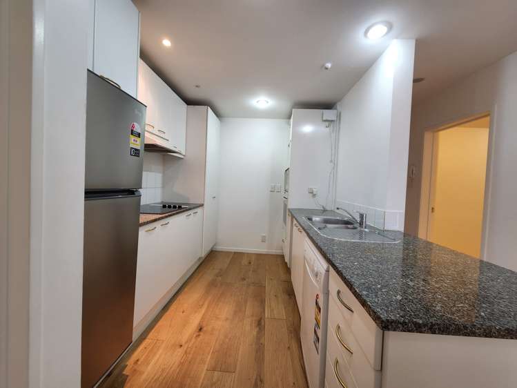 Gc/23 Upper Queen Street Auckland Central_10