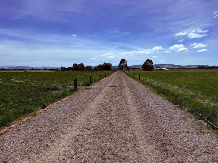 867 Hundred Line Road East South Hillend_23