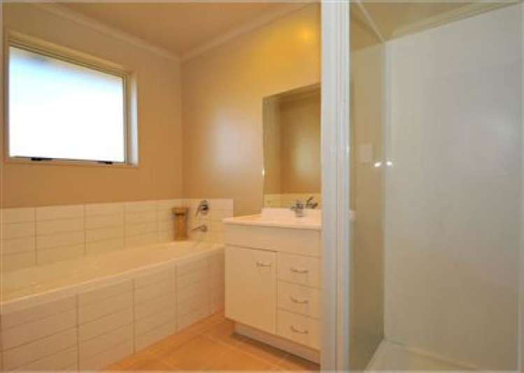 24 Carol Lee Place Albany Heights_8