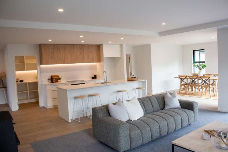 46 Memorial Crescent_0