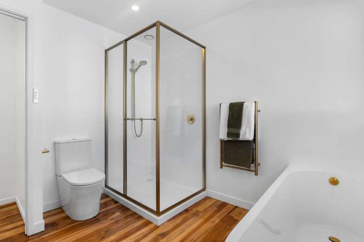 1/229 Glenfield Road Hillcrest_18