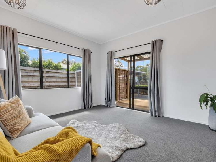 8a Kaimai Place Hairini_12