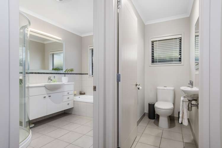 5 Alva Glen Place Pyes Pa_18