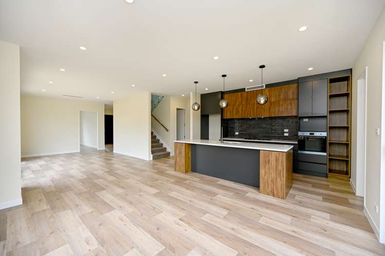 2 Wheki Place Swanson_35