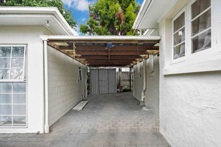 274 Royal Road Massey_19