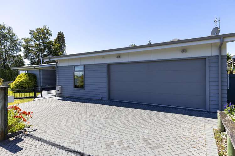 2/30 Ingle Avenue Waipahihi_32