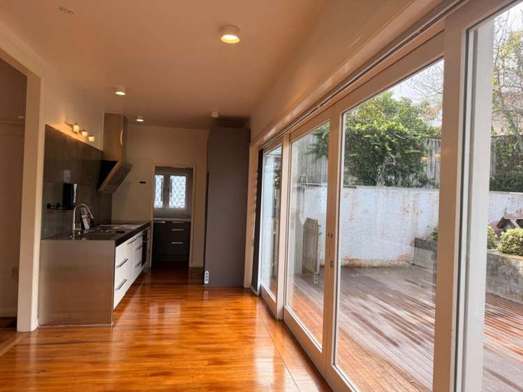 4 Woodford Road 1728_5