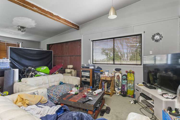 304 Glengarry Road Glen Eden_11