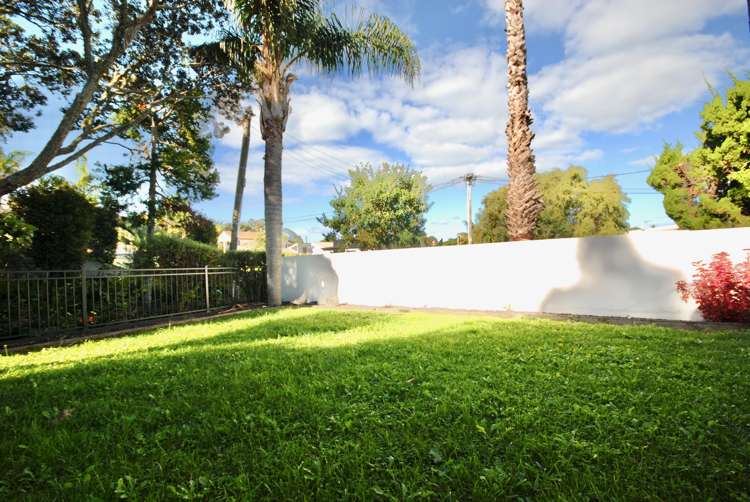 2/92 Churchill Road Murrays Bay_21