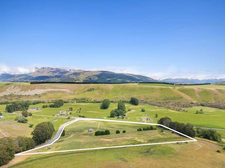 Cnr Ruffell and Ardgour Valley Roads Tarras_4