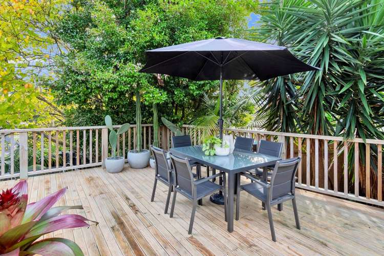 2/13 Philson Terrace Browns Bay_16