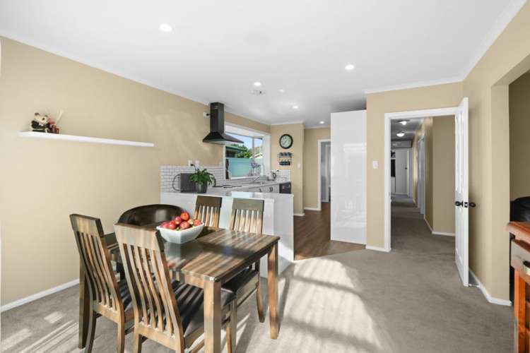 13 Kathleen Crescent Hornby_7