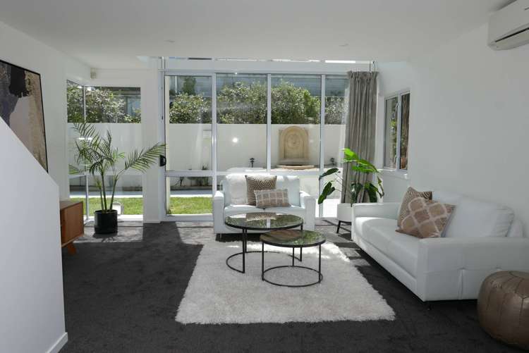 2/116 Hackthorne Road Cashmere_3