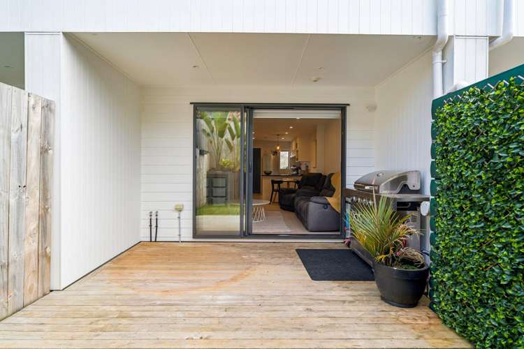17/18 Hewlett Road Massey_7