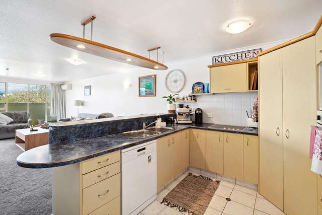 9/44 Marine Parade Paraparaumu Beach_3