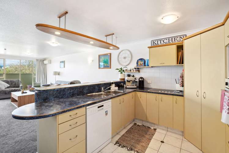 9/44 Marine Parade Paraparaumu Beach_3