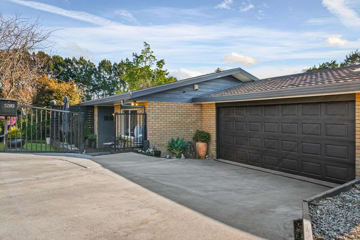 129b Parrs Cross Road_0