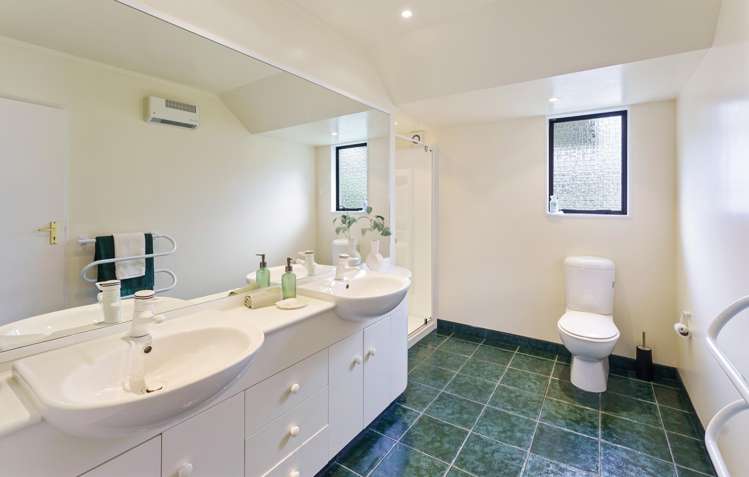 31 Oratia Street Waikanae Beach_21