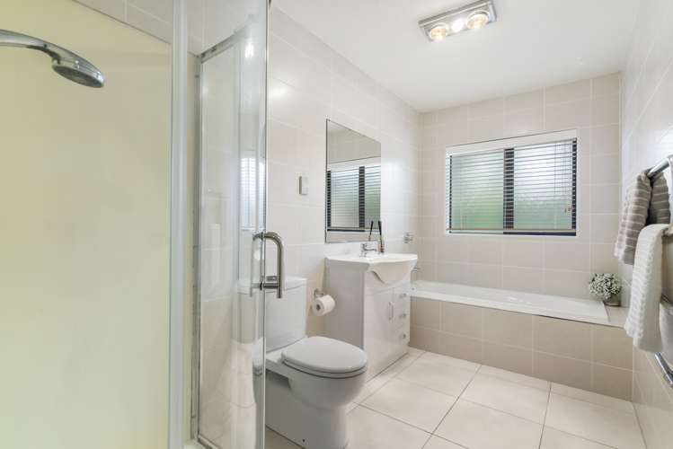 63a Royal Road Massey_10