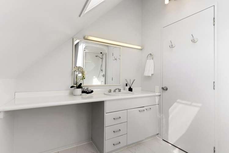 2/15a Beatrice Avenue Hillcrest_14