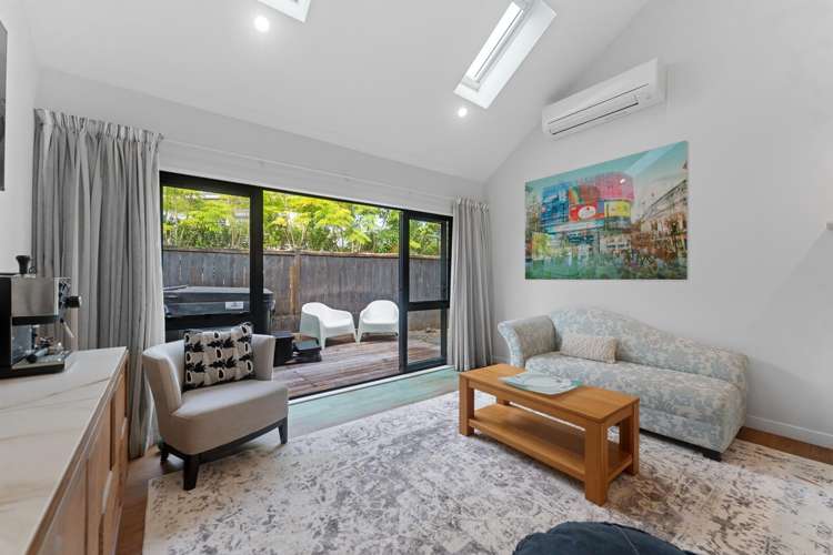 2/8 Phillip Parade Forrest Hill_8