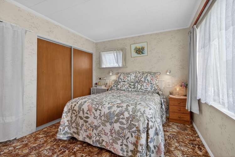 5 Burden Avenue Wainuiomata_10