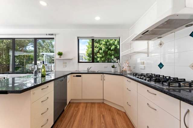 51 Saddleback Rise Murrays Bay_2