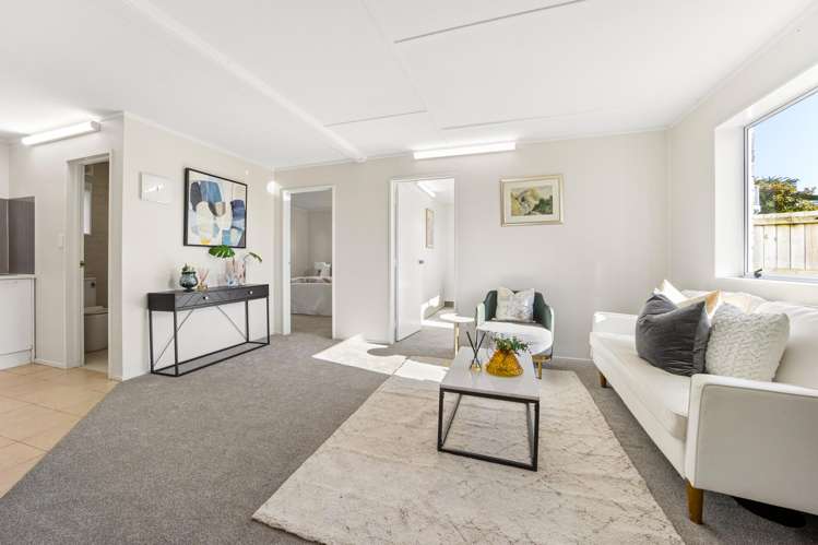 11 Tania Place Blockhouse Bay_17