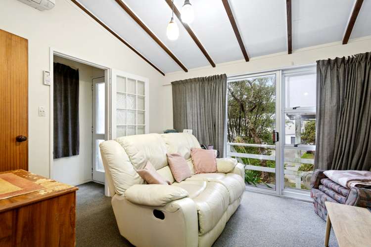 26 Fyvie Avenue Tawa_23