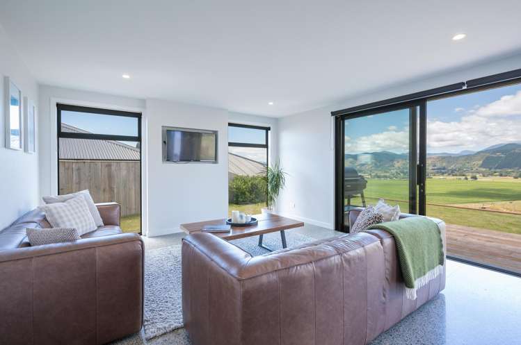 45 Katania Heights Brightwater_9