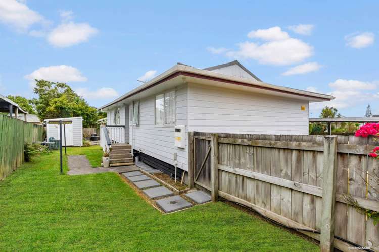 21 Glen Close Glen Eden_11