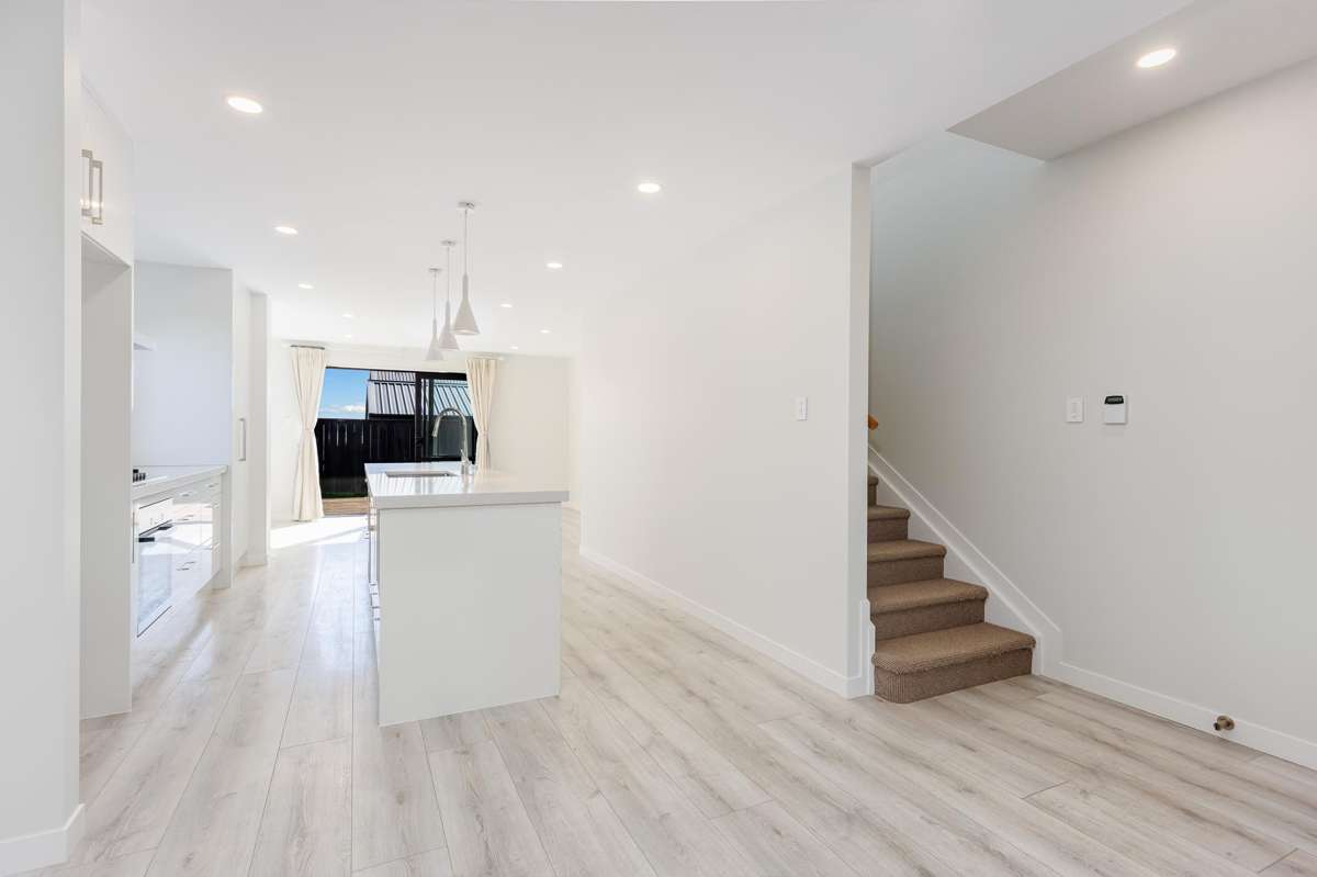 8 Alexander French Close_1