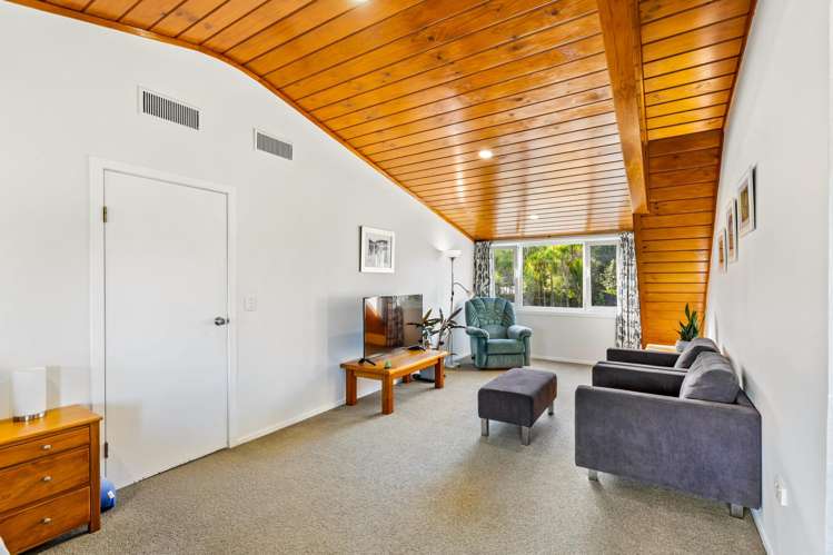 15a Whangaparaoa Road Red Beach_14