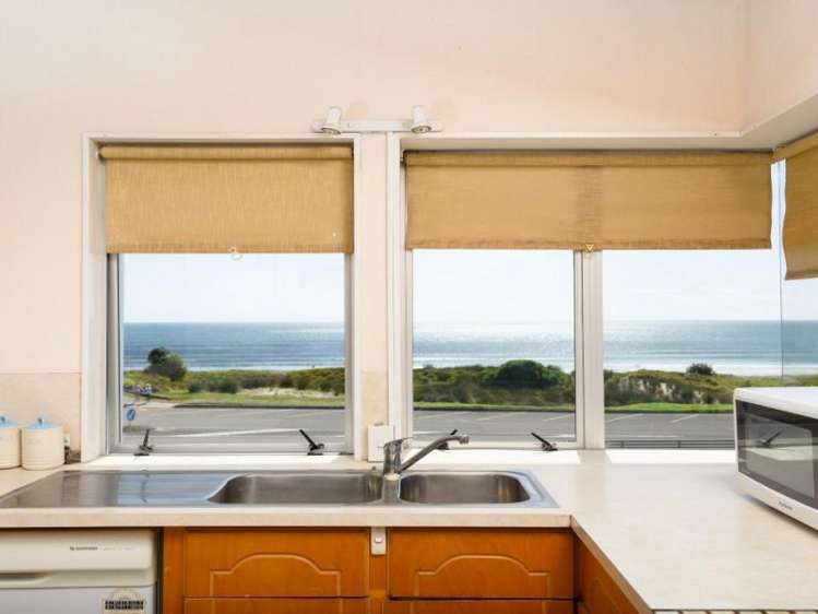 163 Marine Parade Mount Maunganui_16