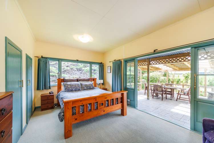 828 Colyton Road Bunnythorpe_15