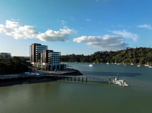 Willis Bond: Water’s Edge Living